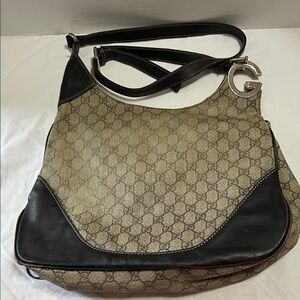 OVER-LOVED GUCCI SHOULDER BAG - PROJECT OR RESTORATION BAG